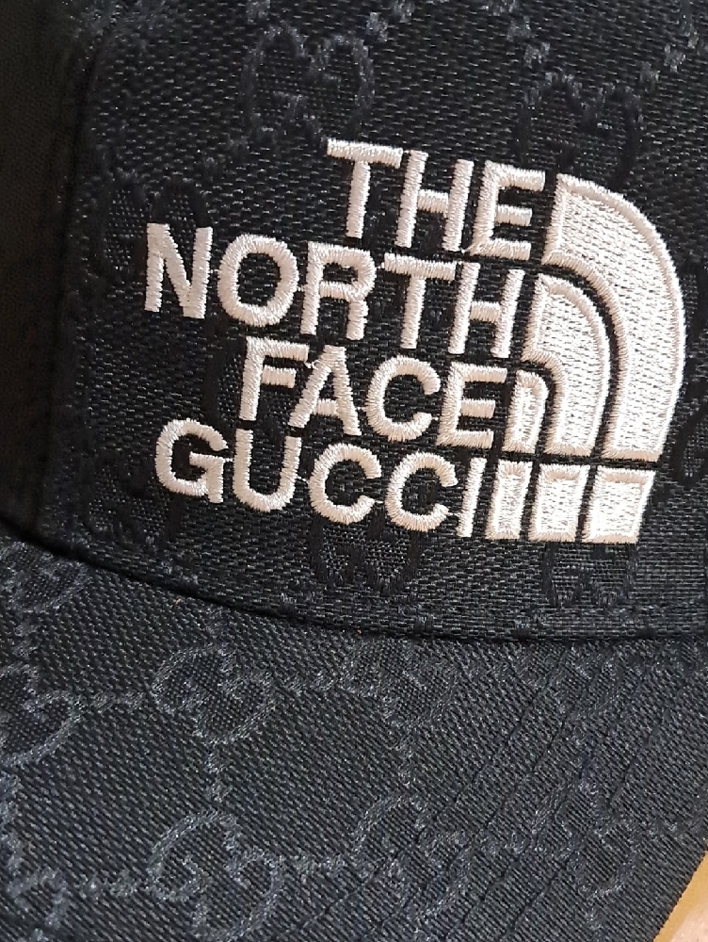 Gucci Black The North Face Logo Baseball Cap with Red Top Button - Picture 2 of 5